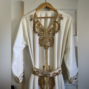 Beautiful Arabic white and gold abaya